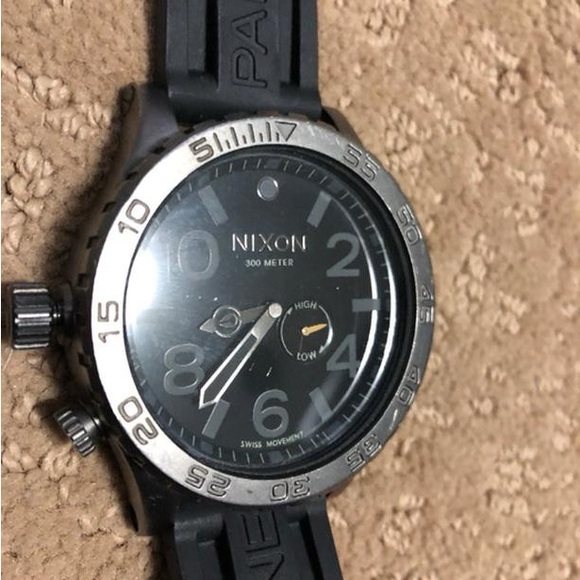 Nixon Other - Nixon 51-30 watch